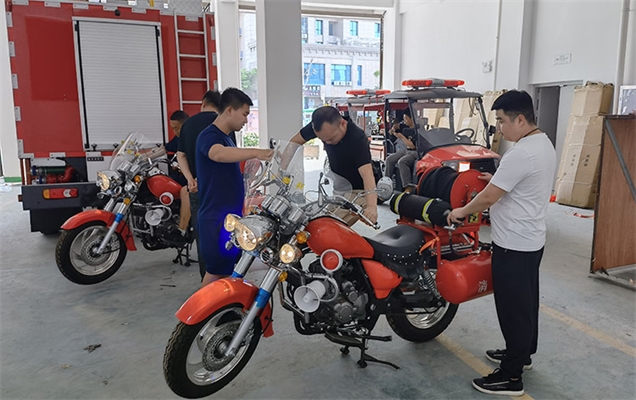 兩輪消防摩托車可以坐幾人呢？